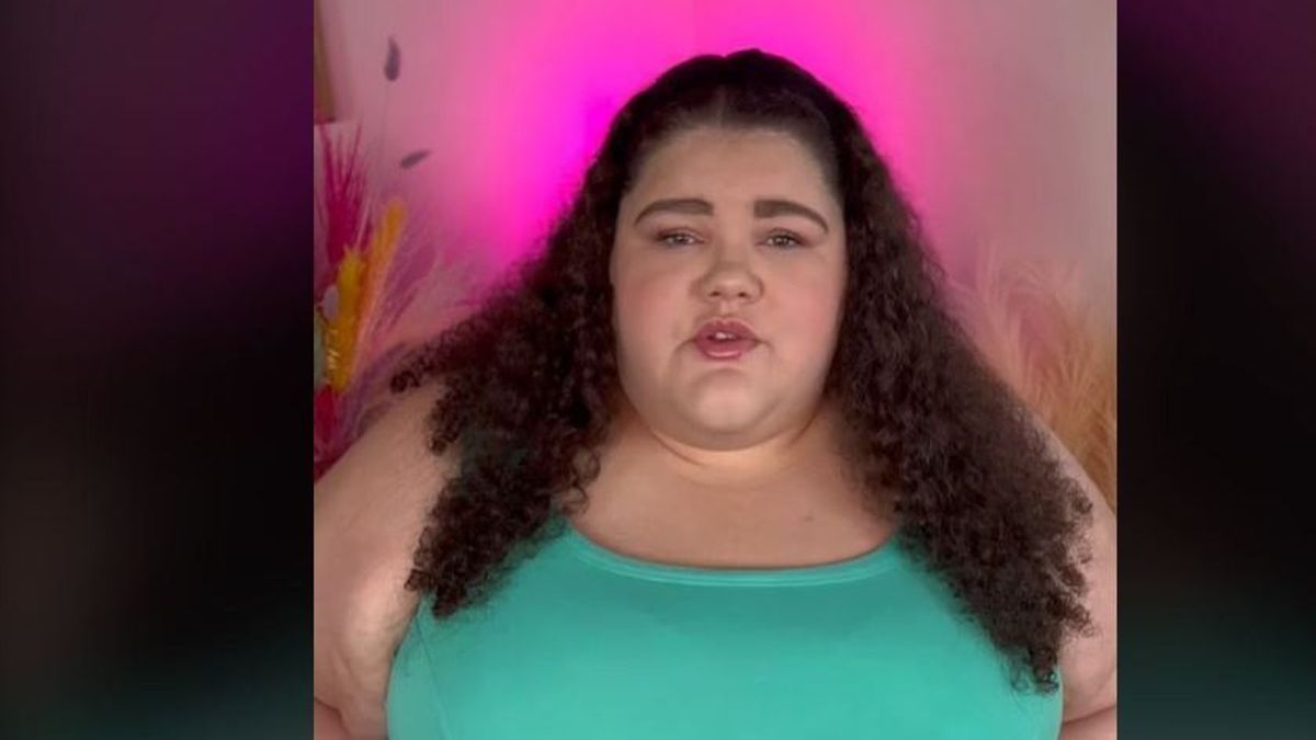 Építsék át szélesebbre a folyosókat, adjanak ingyen üléseket a repülőn - elképesztő elvárásai vannak a plus size influenszernek