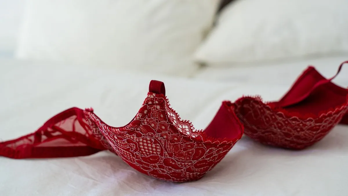 szexi, erotikus, erotika, kebelcsoda, 18+, melltartó, fehérnemű Pexels