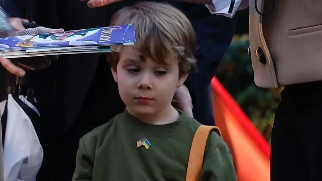 Zelenszkijnek öltöztette fiát az amerikai külügyminiszter