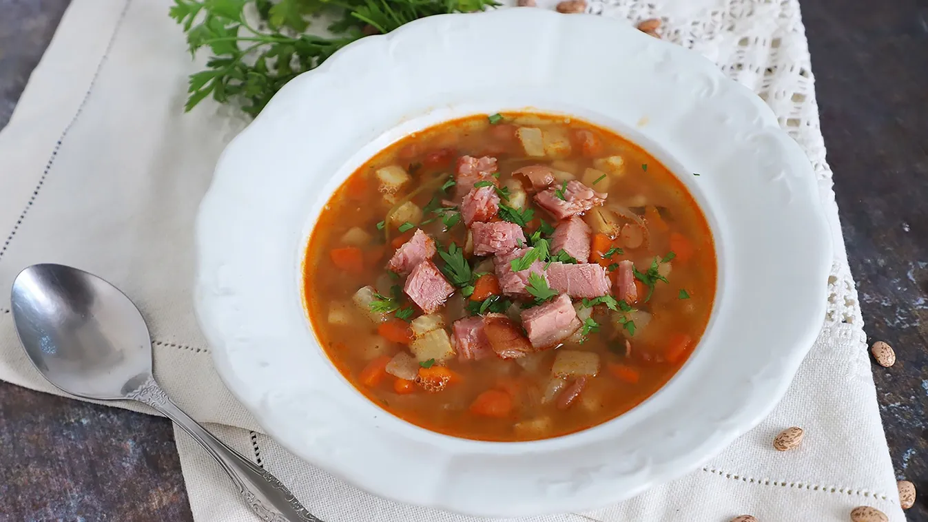 3 zseniális trükk, amitől tökéletes lesz a csülkös bableves