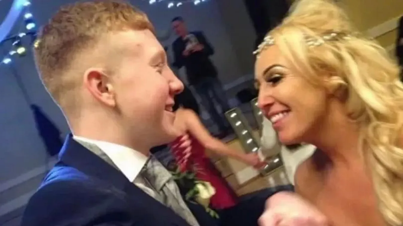 A telefonjával játszott a személyzet az öngyilkosság idején