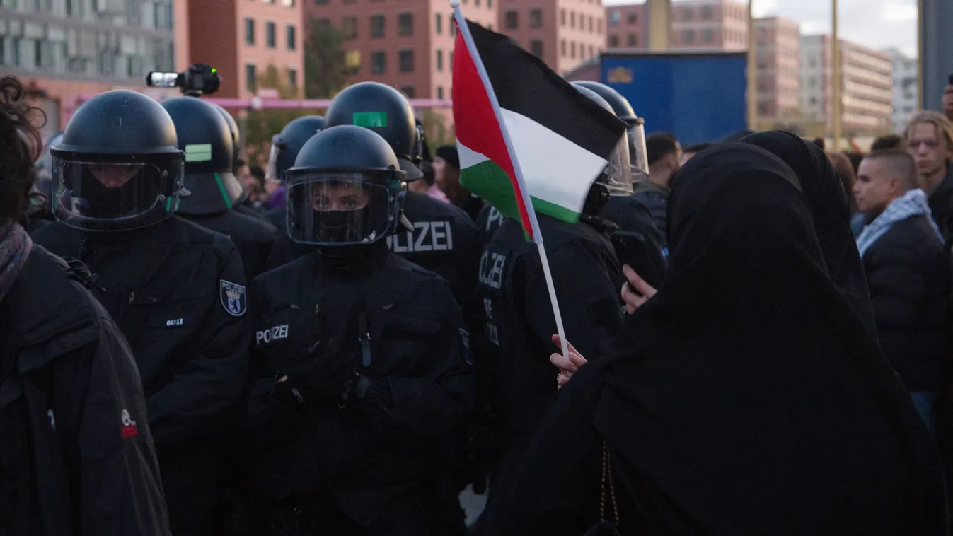 A zsidó gyerekeket nem merik iskolába küldeni Berlinben