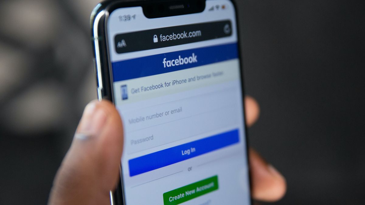 Különös ajánlat: saját anyja hamvait árulta Facebookon egy férfi