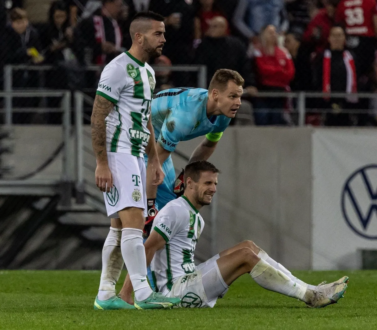 Varga Barnabás (a gyepen) sérülése nagy fejfájást okozhat Marco Rossinak