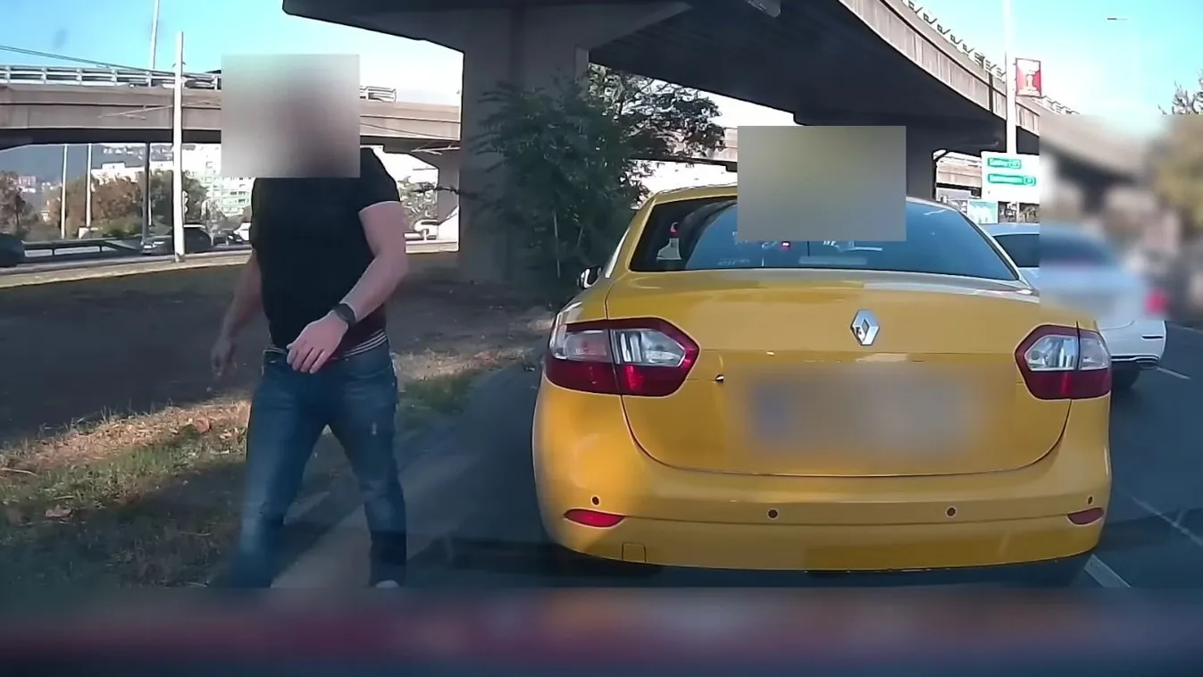 Feltépte a másik sofőr ajtaját az agresszív taxis