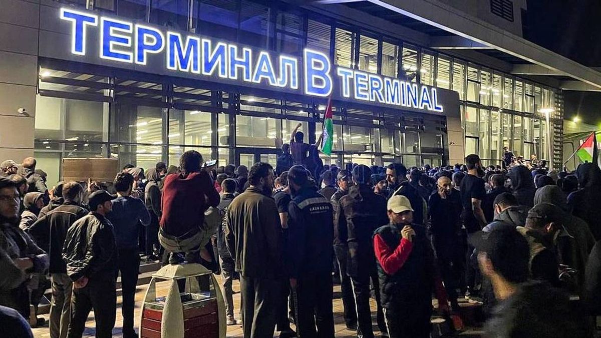 Zsidókra vadászó csőcselék rohamozott meg egy orosz repteret – Ripost