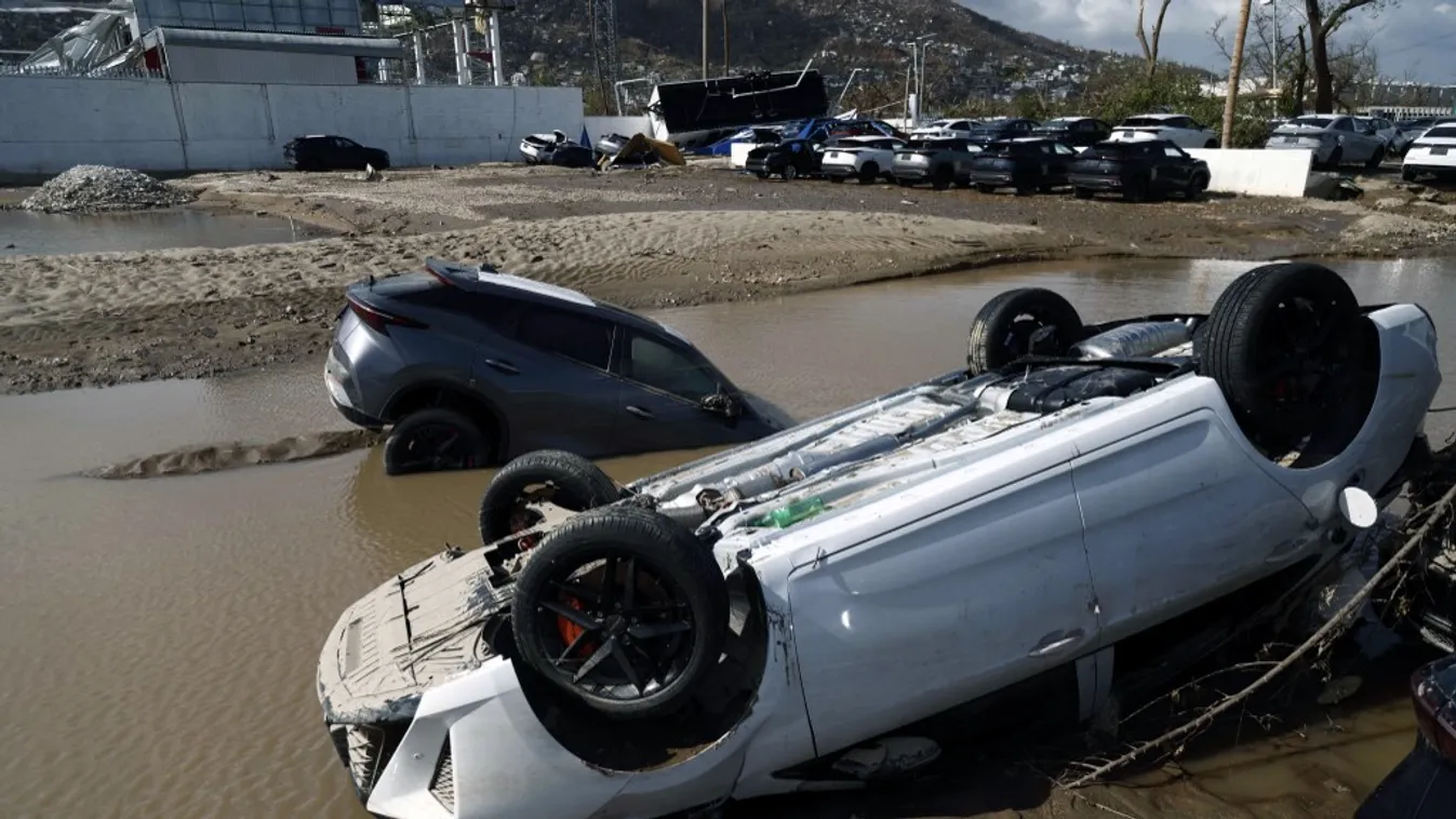 27-en haltak meg a viharban, lezárták az utat a túlélők