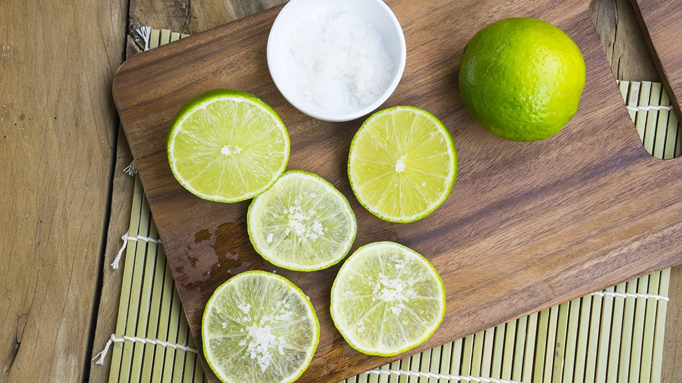 Így tisztítsd meg a vágódeszkát, hogy ne legyen büdös