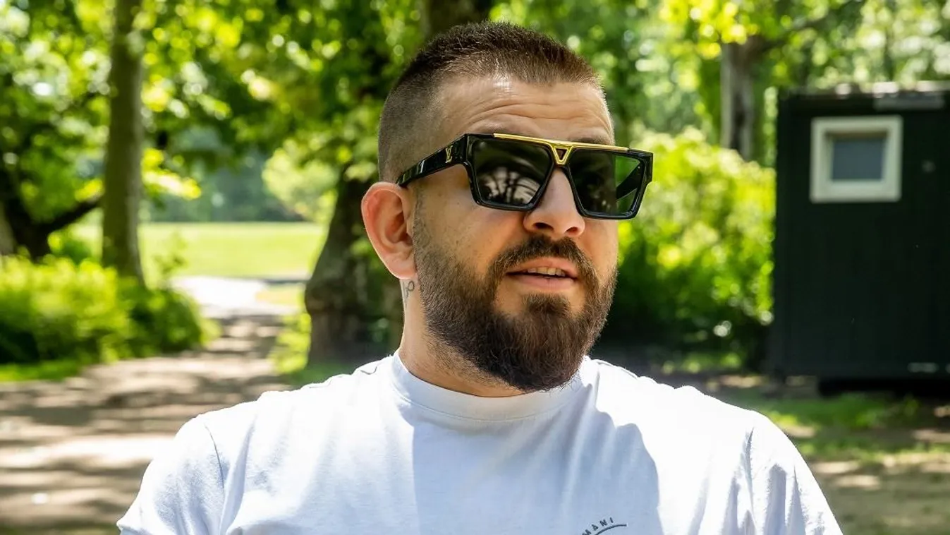 Lánya mellett sem tud lemondani káros szenvedélyéről G.w.M