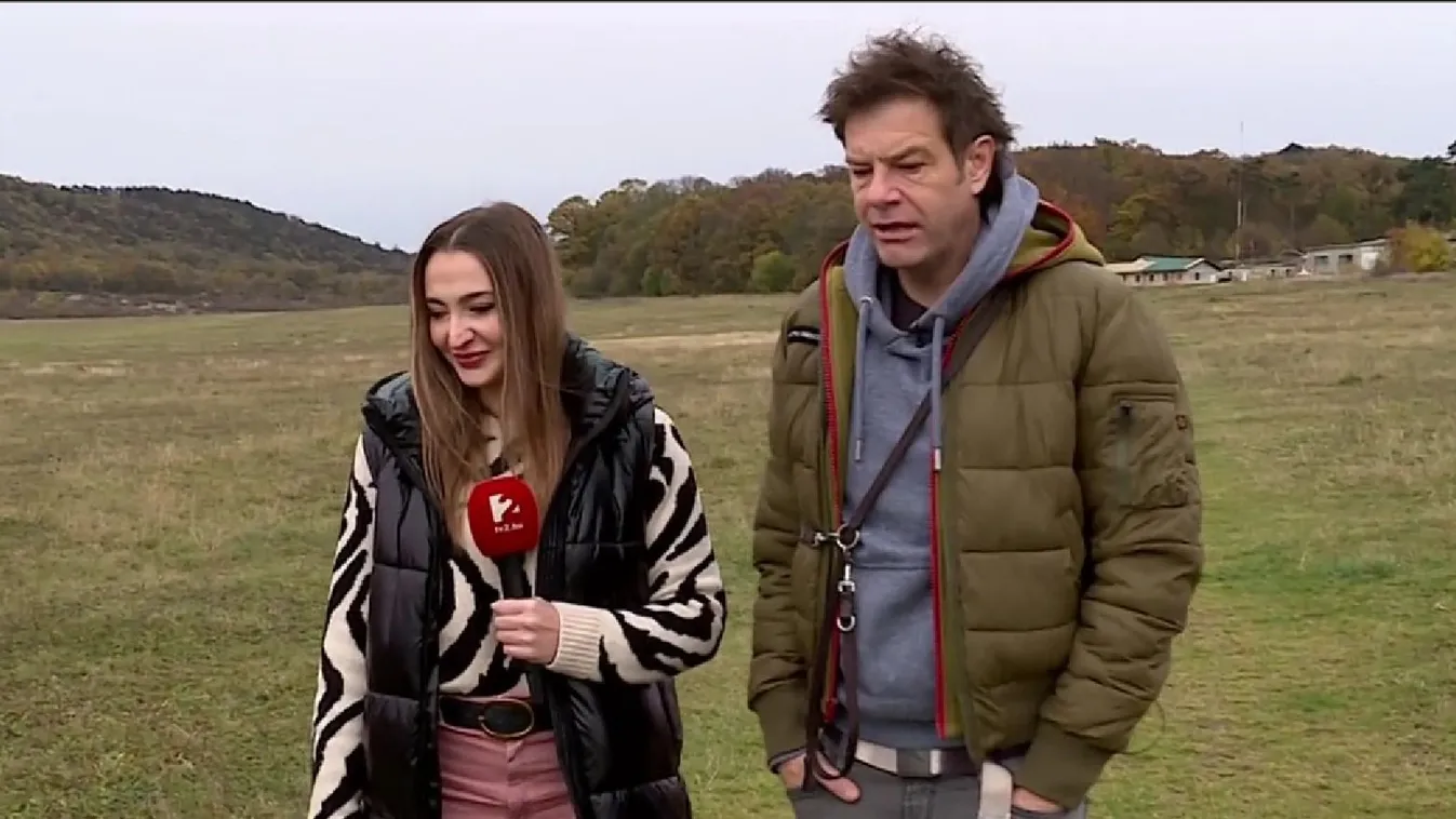 Vele osztja meg az ágyát Till Attila