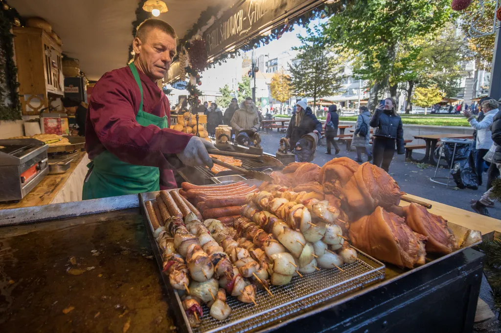 karácsonyi vásár vörösmarty tér 2023 december