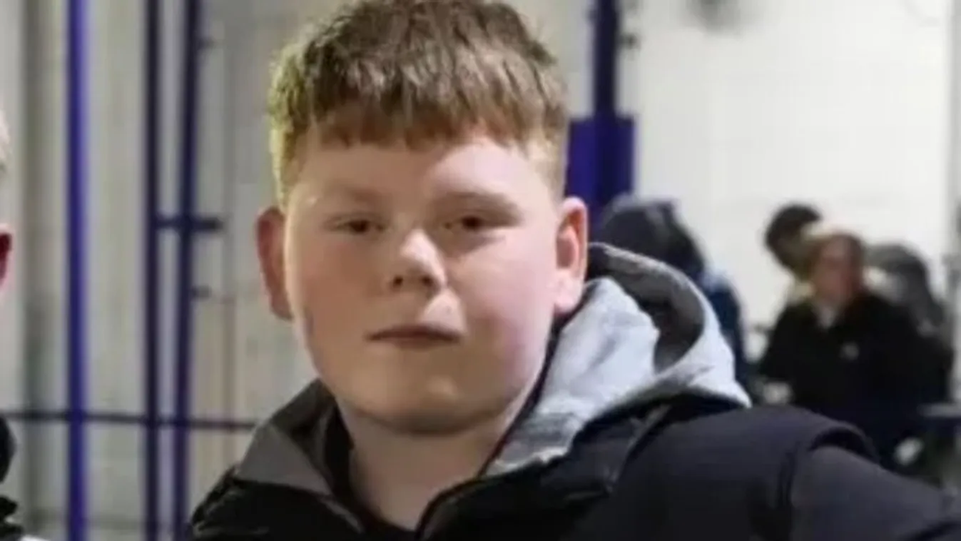 Halálra késelték a kisfiút az általános iskola előtt