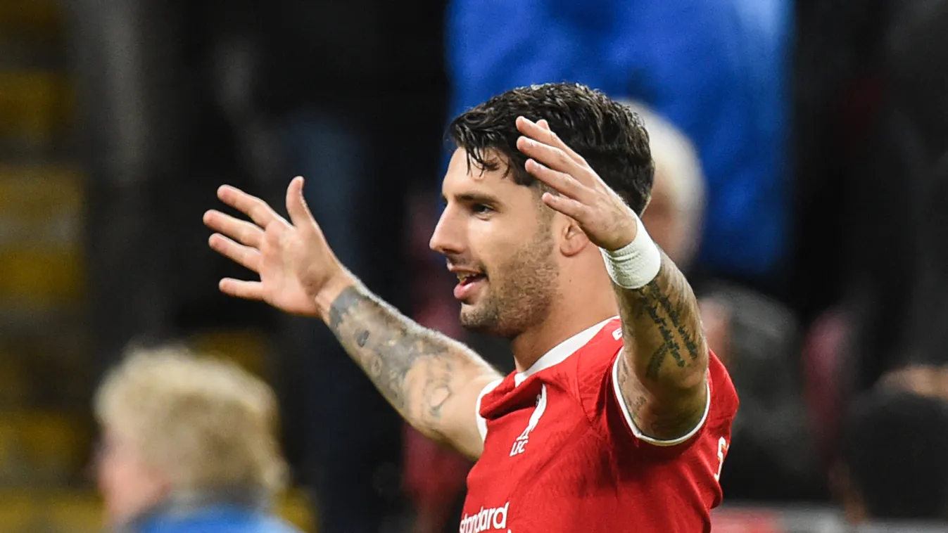 Már az angol gyerekek is Szoboszlai mezben járnak - fotó