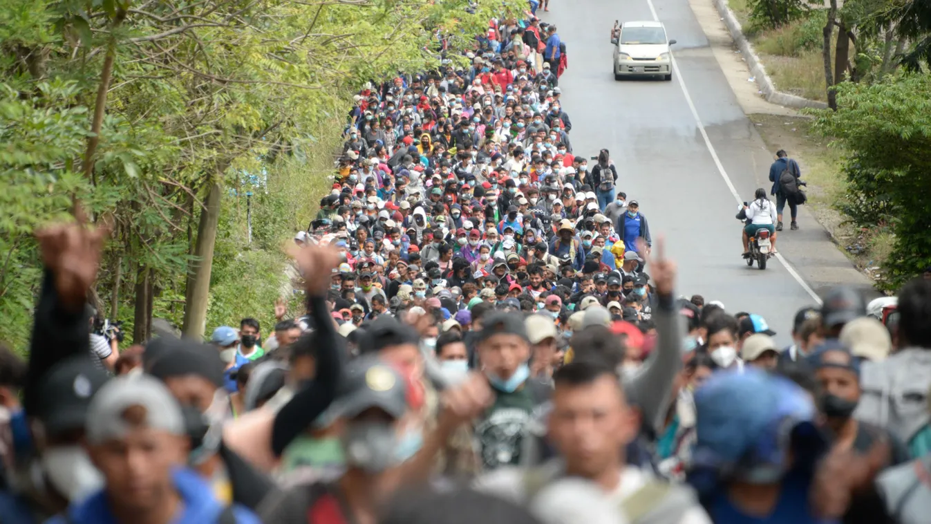 Óriási migránskaraván indult meg az Egyesült Államok felé