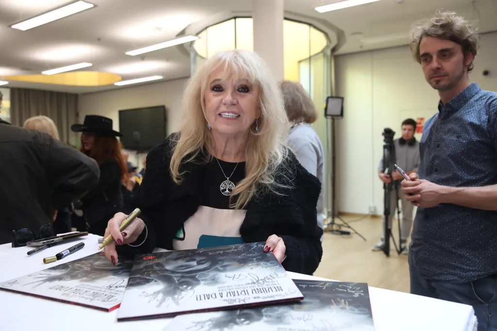 magyar Zene haza hiressegek fala