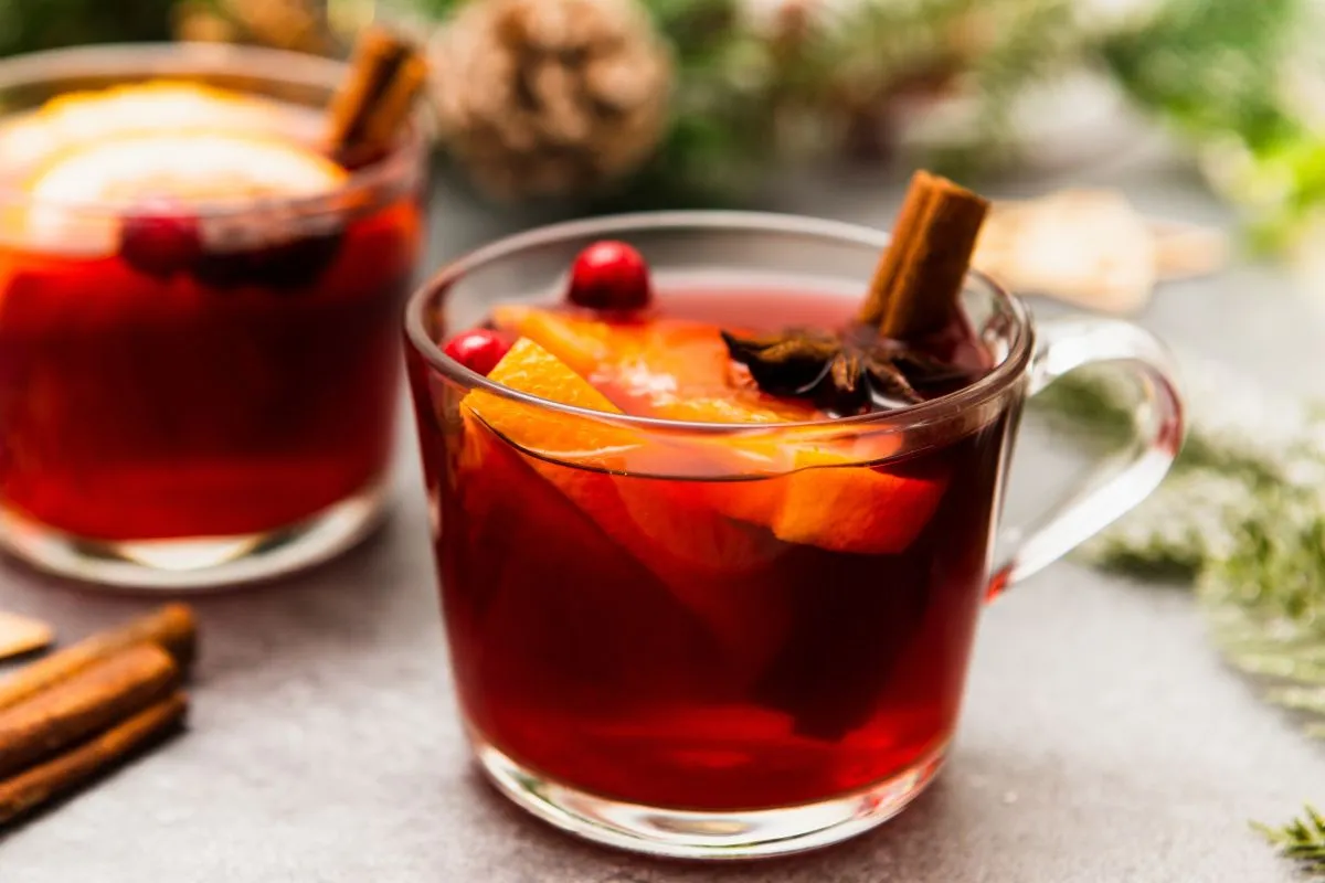 Two,Cups,Of,Christmas,Mulled,Wine,Or,Gluhwein,With,Spices