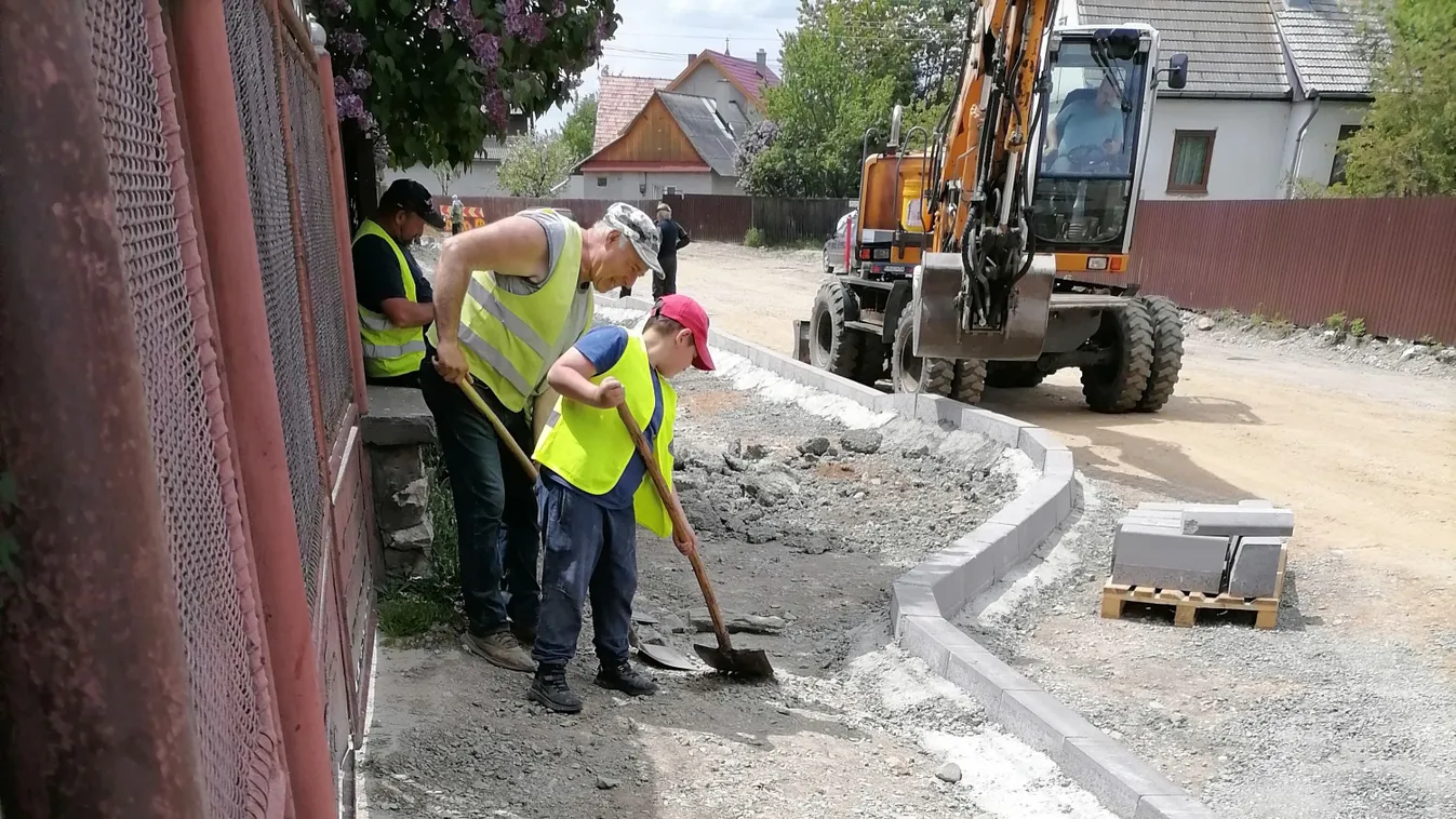 Támadják a 7 évesen aszfaltozó székely kisfiút