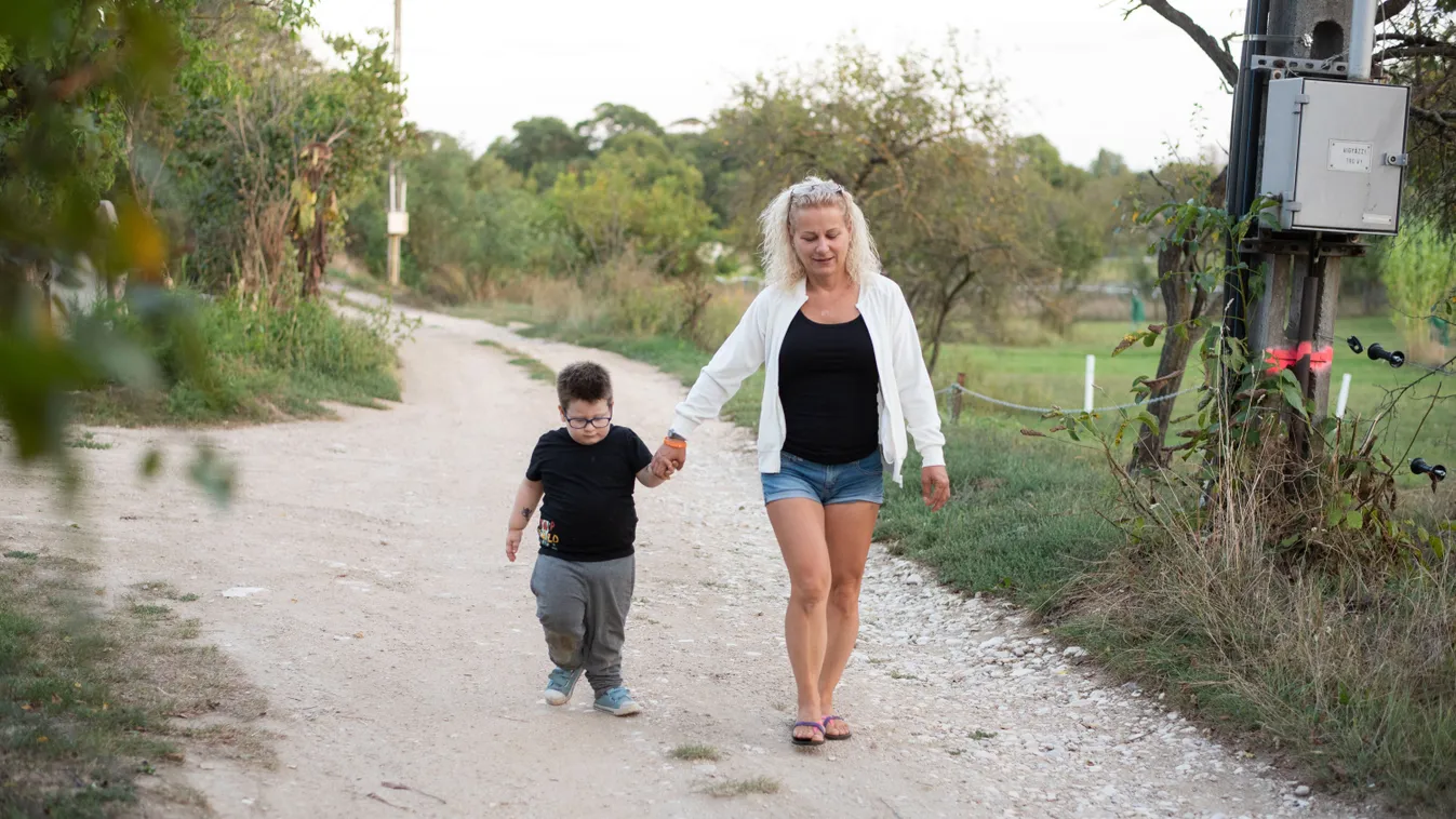 Sérült gyerekeken segítene a háromgyermekes édesanya