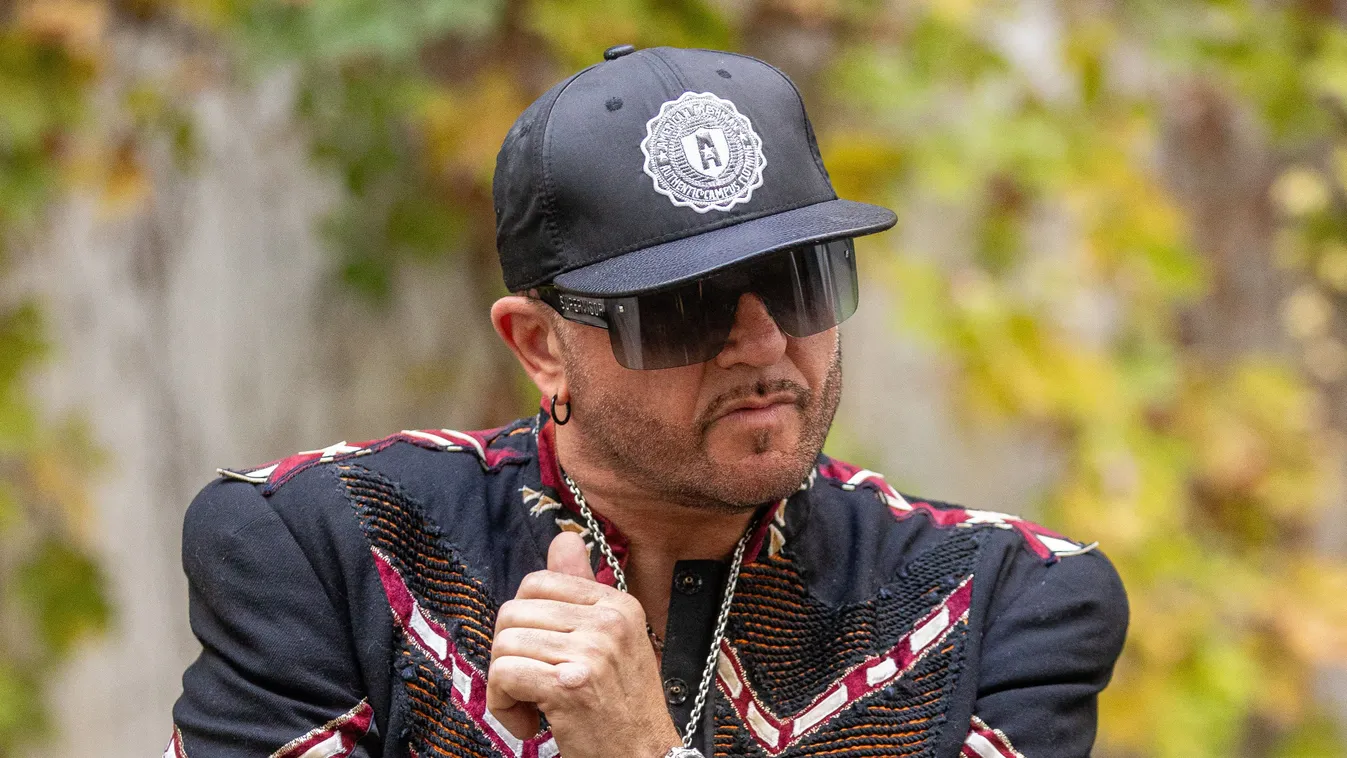 Itt az igazság! Kozso lerántotta a leplet a delfin-titokról