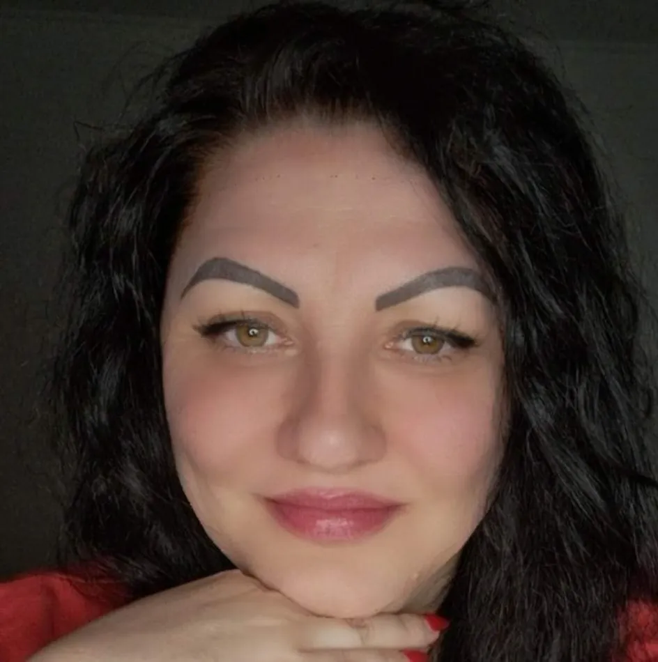 állatvédők zaklatás 
Molnár Henriette