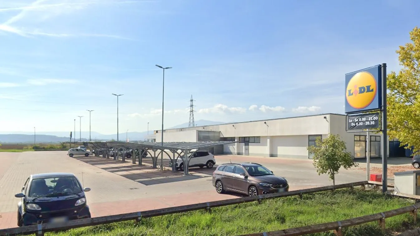 Elfajult két magyar nyugdíjas vitája a Lidl parkolójában