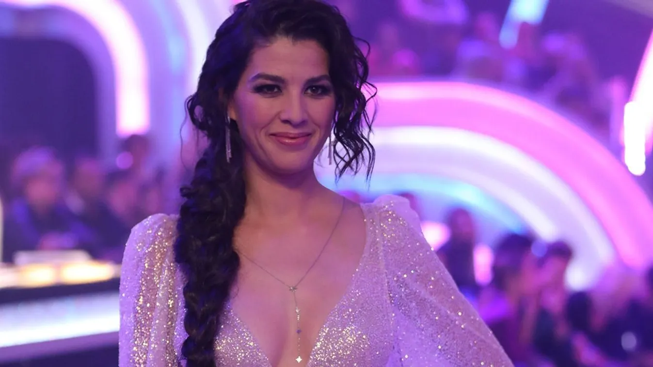 Ördög Nóra ruhájától eláll a lélegzet, nem lehet máshova nézni