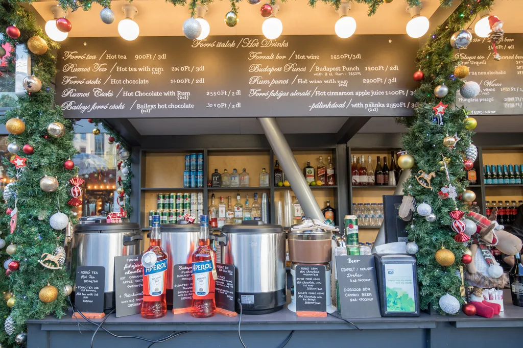 karácsonyi vásár vörösmarty tér 2023 december