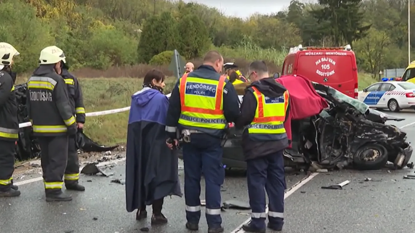 Hárman vesztették életüket a brutális erejű karambolban