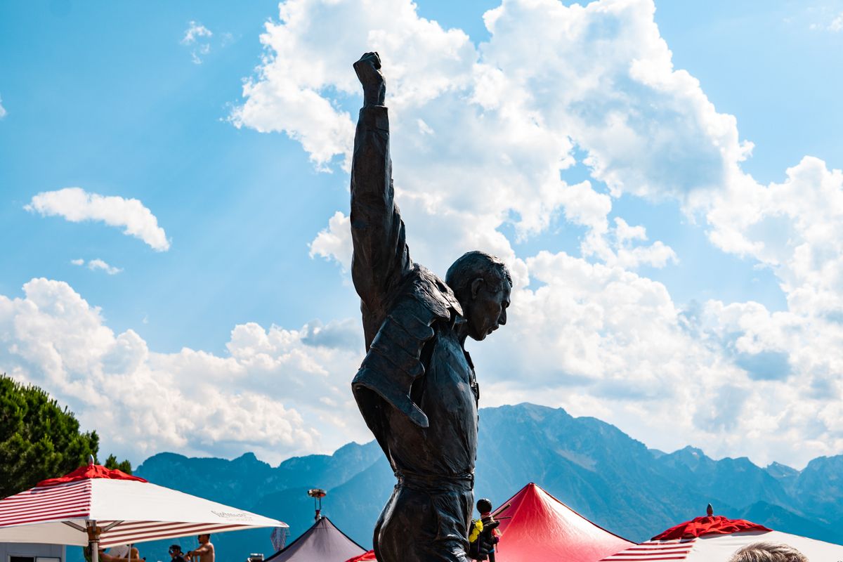 Freddie Mercury szobra Svájcban