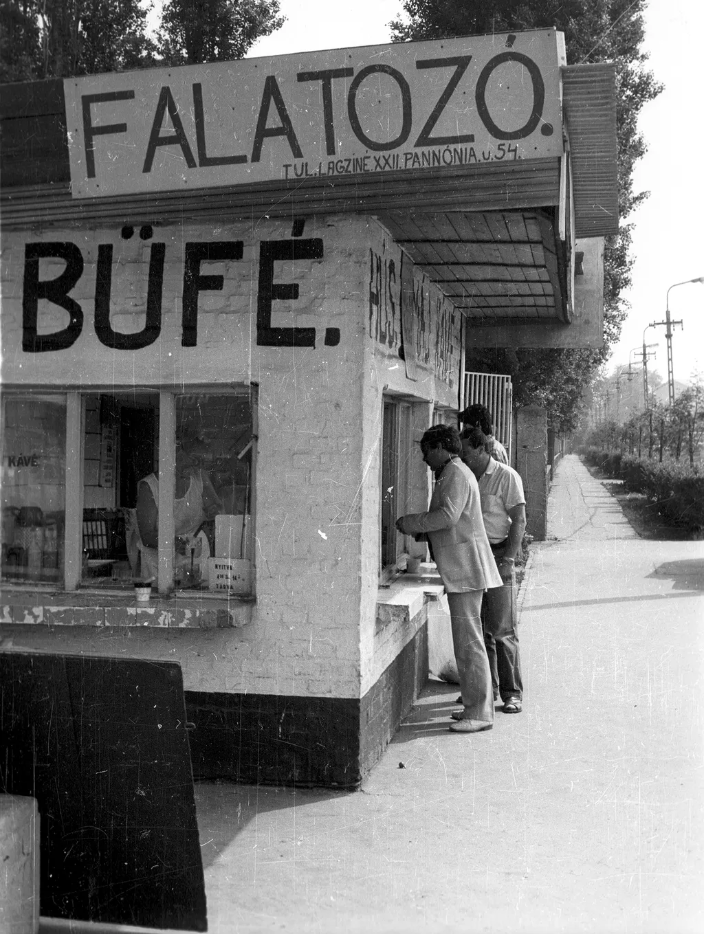 1988 - BUDAPEST XXII., NAGYTÉTÉNYI ÚT, A HÁROS UTCA KERESZTEZŐDÉSNÉL / Fortepan / tm

