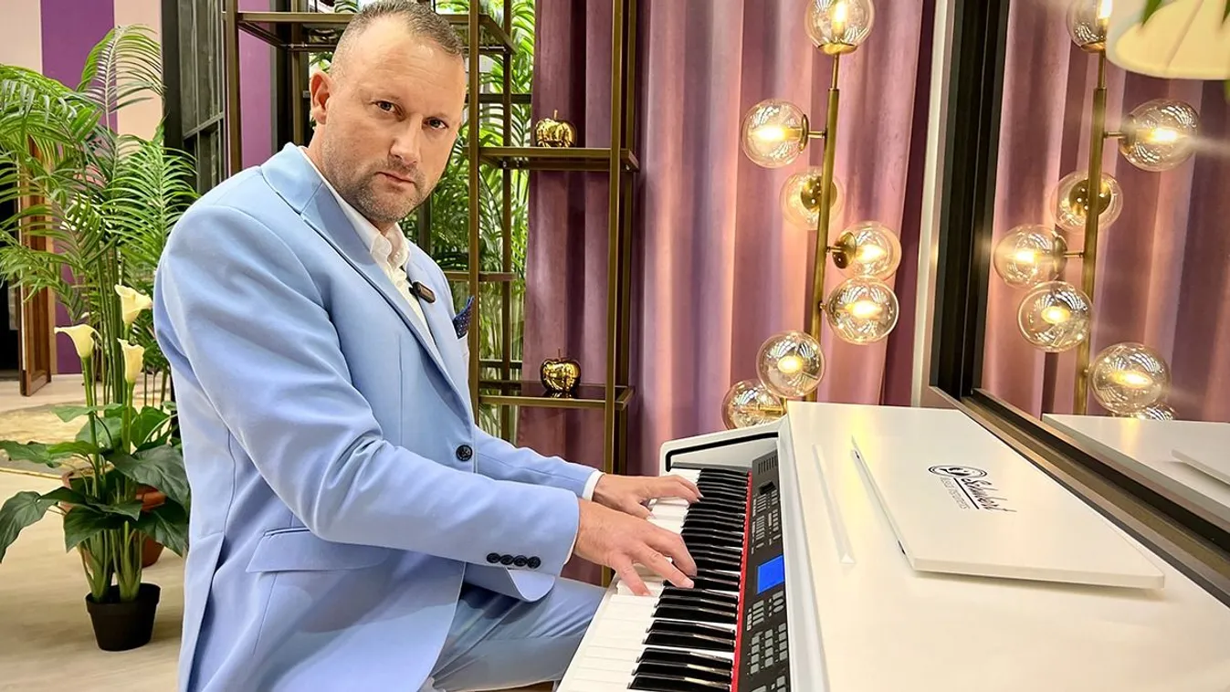 Nem hiszed el, kit nézett ki magának Alekosz