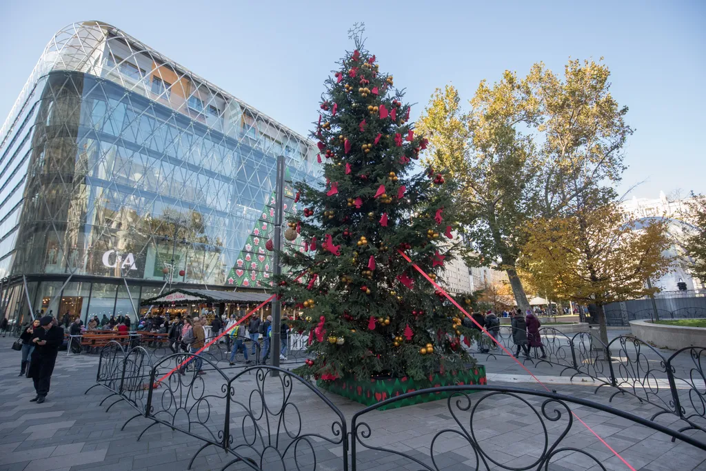 karácsonyi vásár vörösmarty tér 2023 december