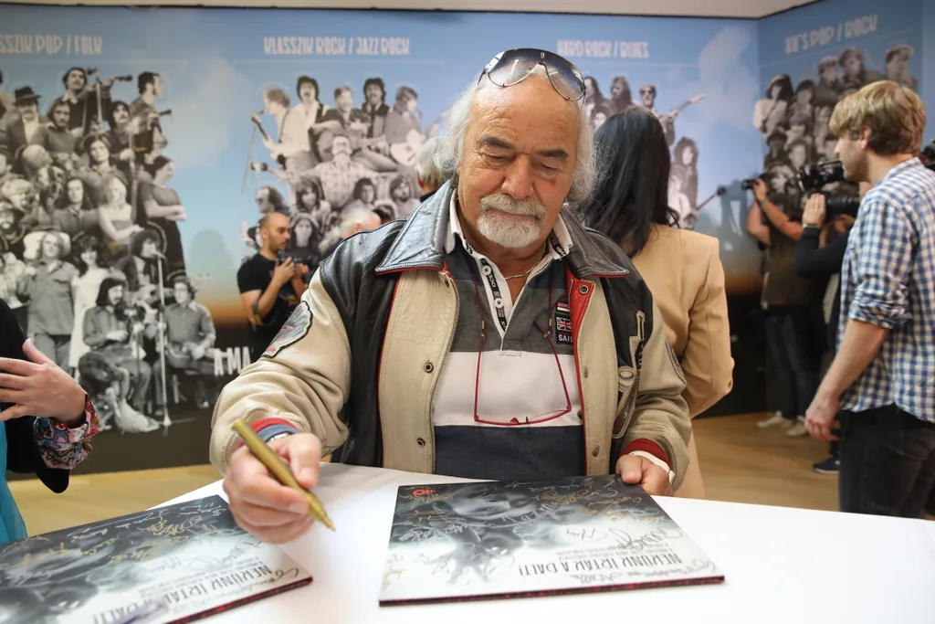 magyar Zene haza hiressegek fala