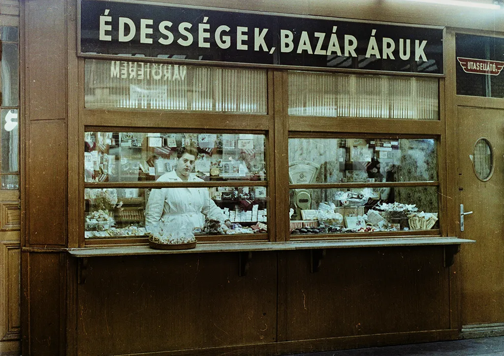 1960 - BUDAPEST VI., TERÉZ (LENIN) KÖRÚT, NYUGATI PÁLYAUDVAR / Fortepan / Bauer Sándor

