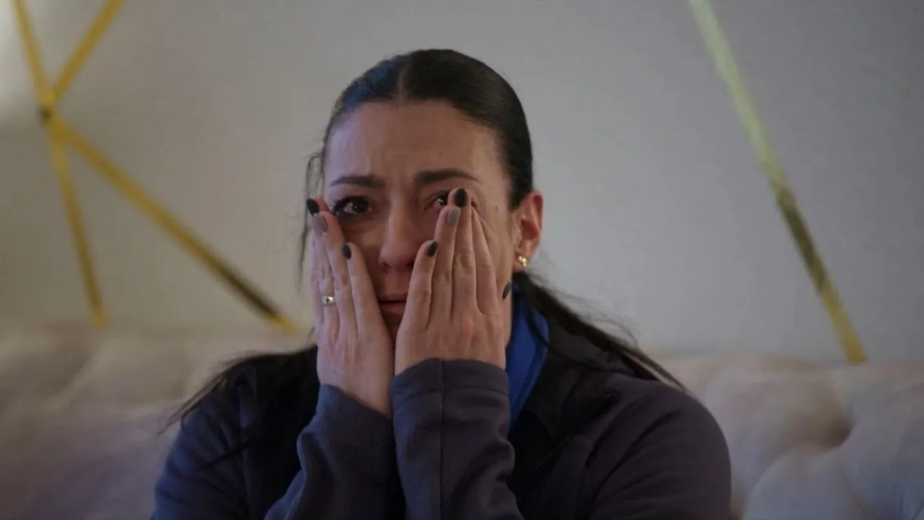 A kamerák előtt omlott össze Stana Alexandra