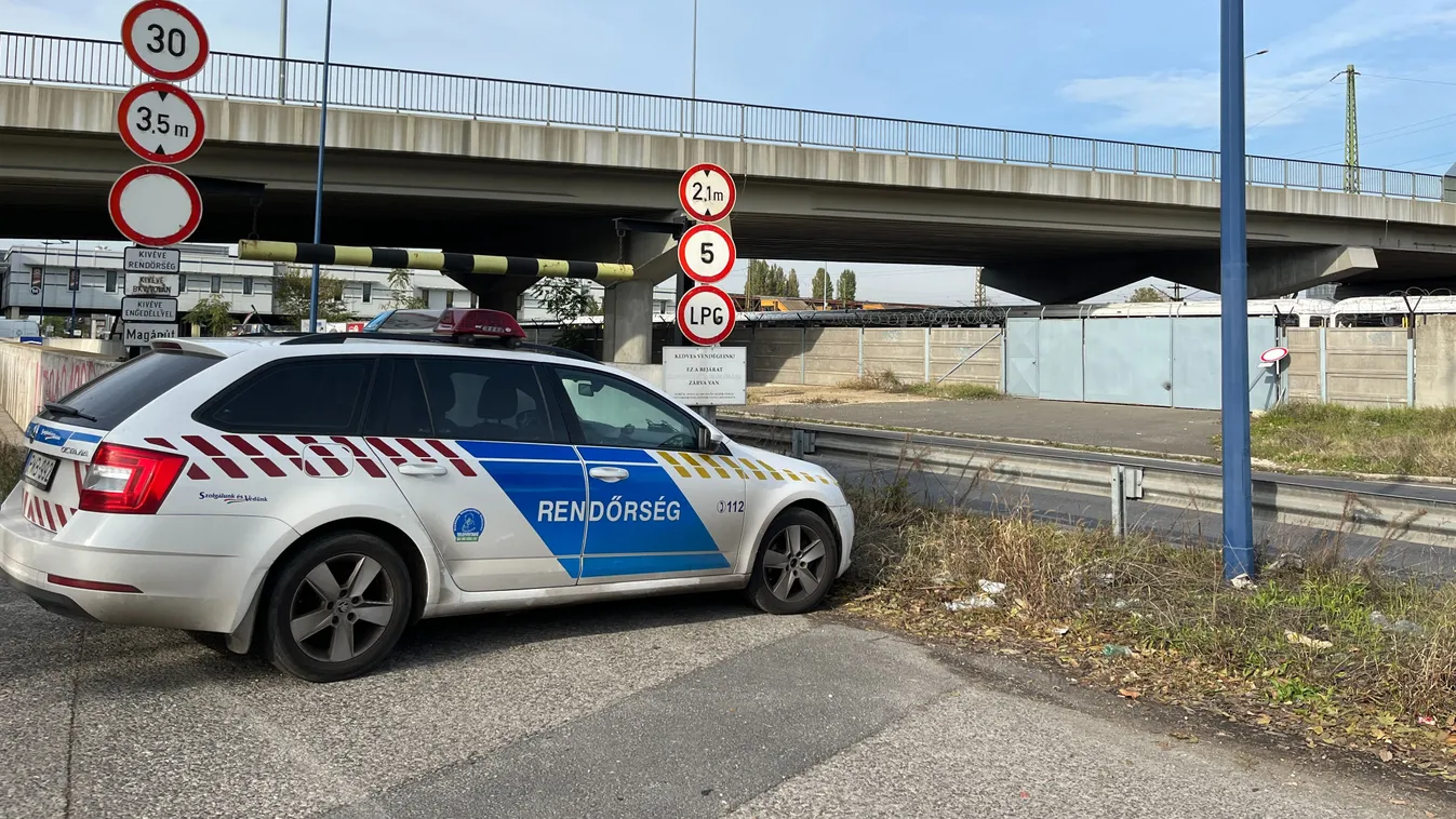 A Sibrik Miklós úti felüljáróról ugrott le egy férfi