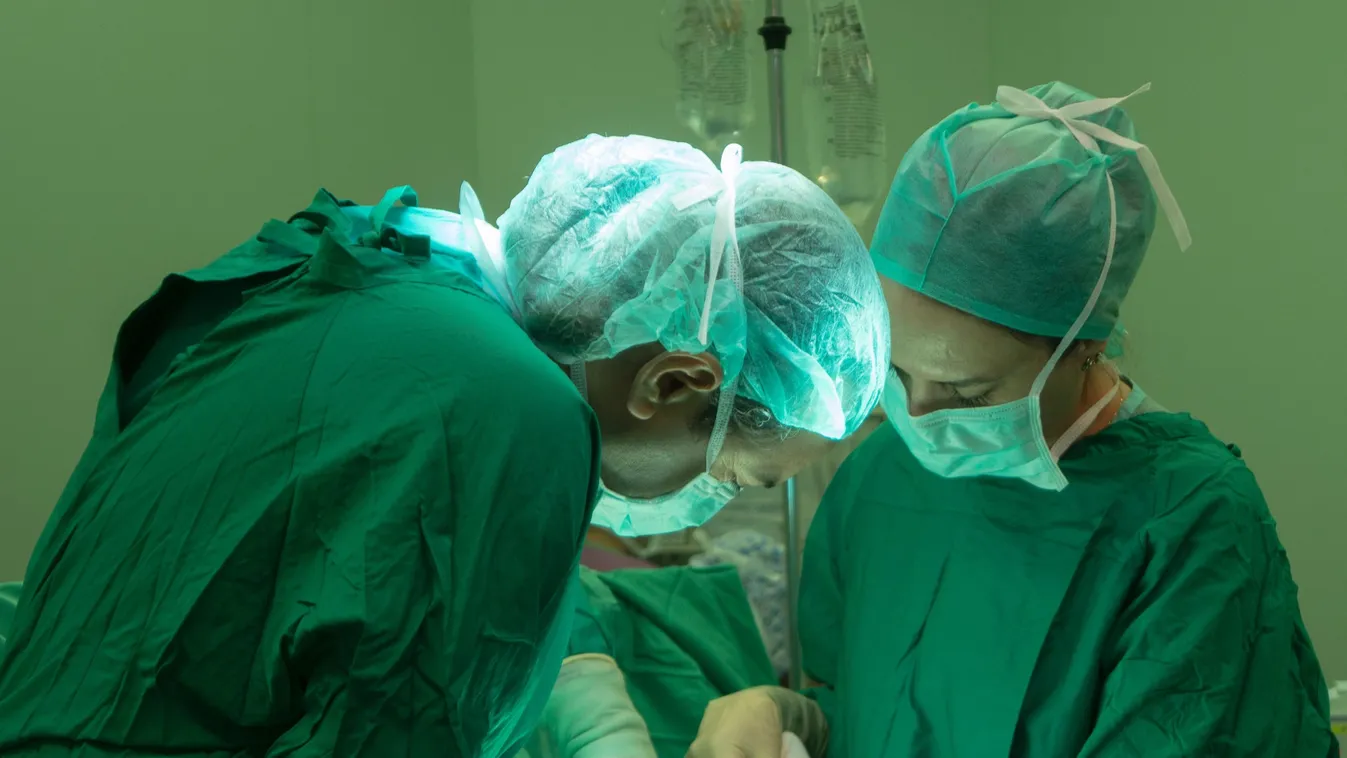 Tragédiába fulladt a császármetszés, 3 pici fiú maradt árván