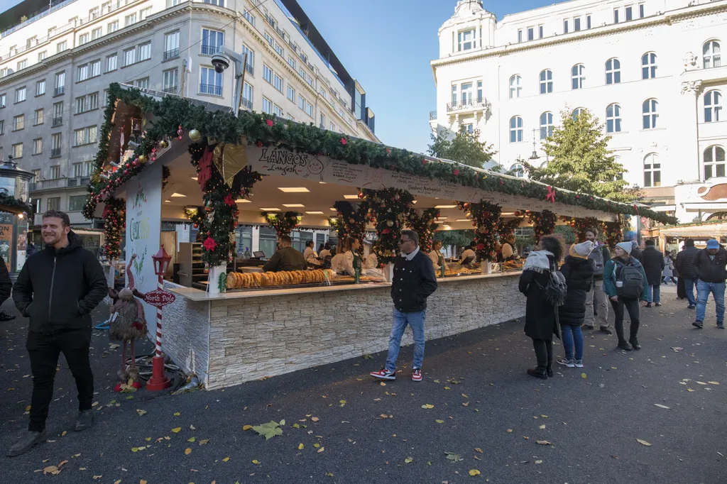 karácsonyi vásár vörösmarty tér 2023 december