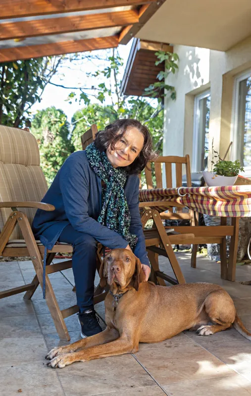 HŰVÖSVÖLGYI Ildikó