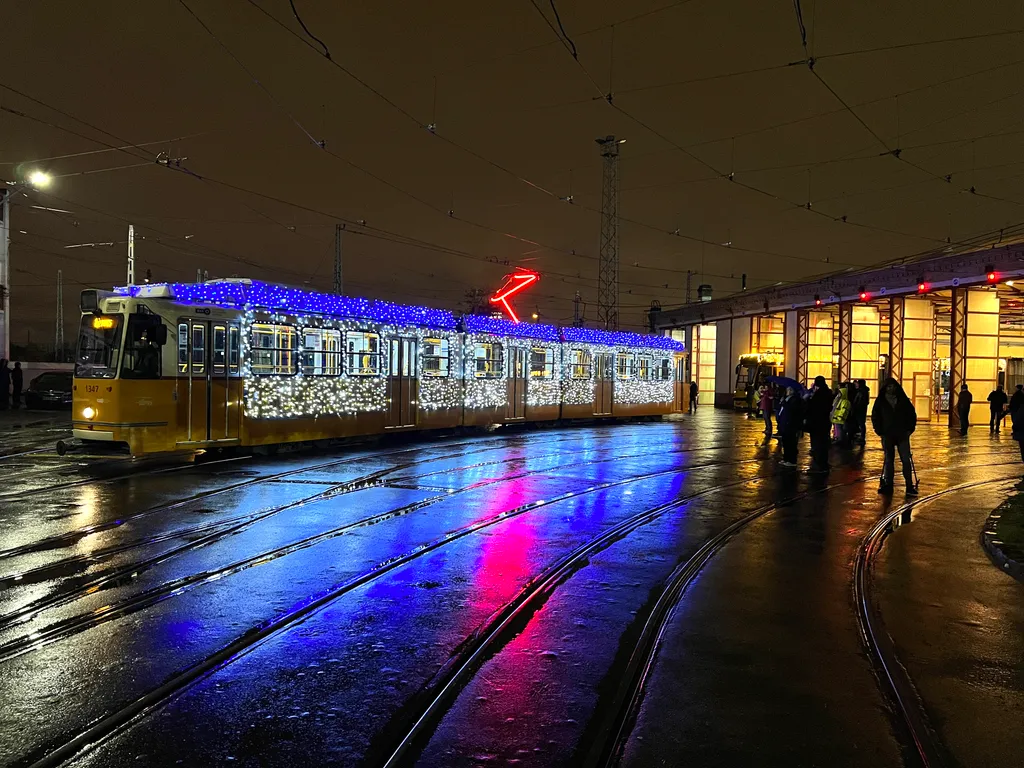 fényvillamos, adventi villamos, busz, ünnep, advent