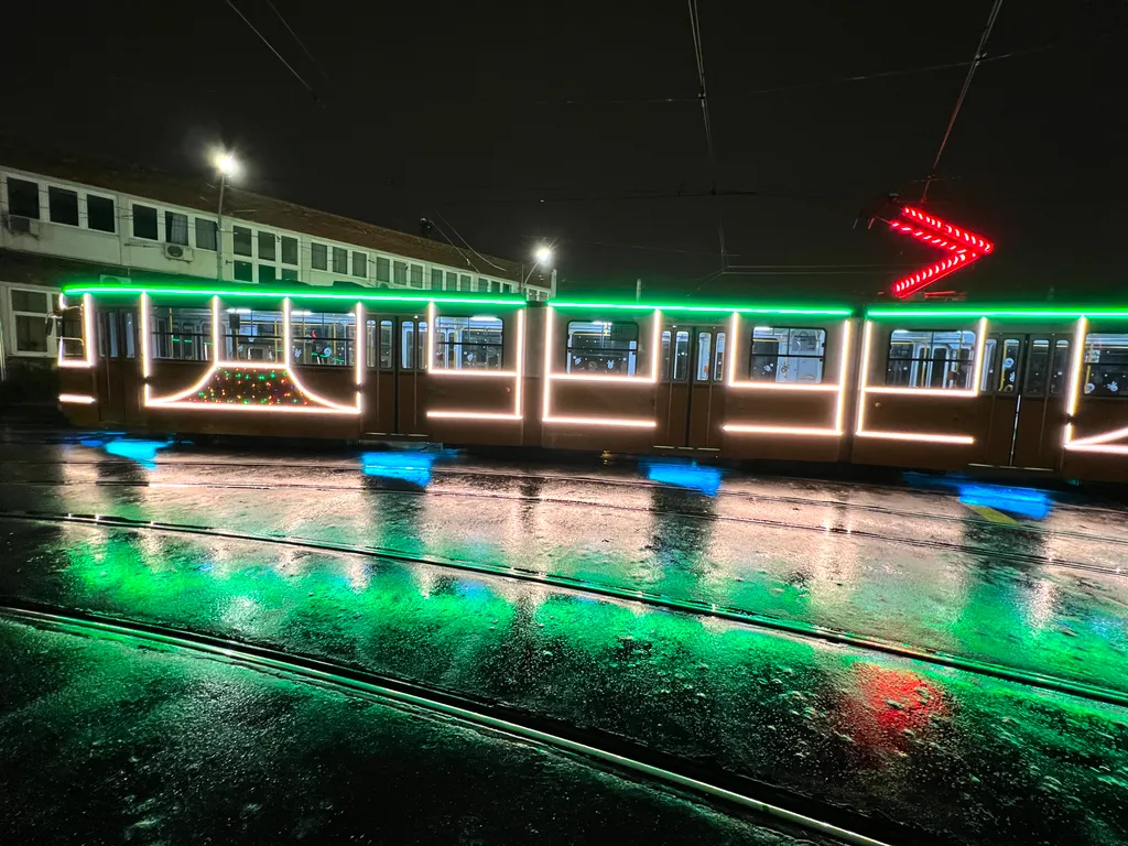 fényvillamos, adventi villamos, busz, ünnep, advent