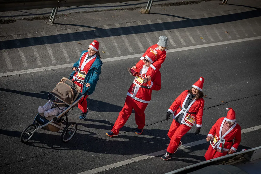 20231203 Budapest, Mikulásfutás. Fotó:Bánkúti Sándor