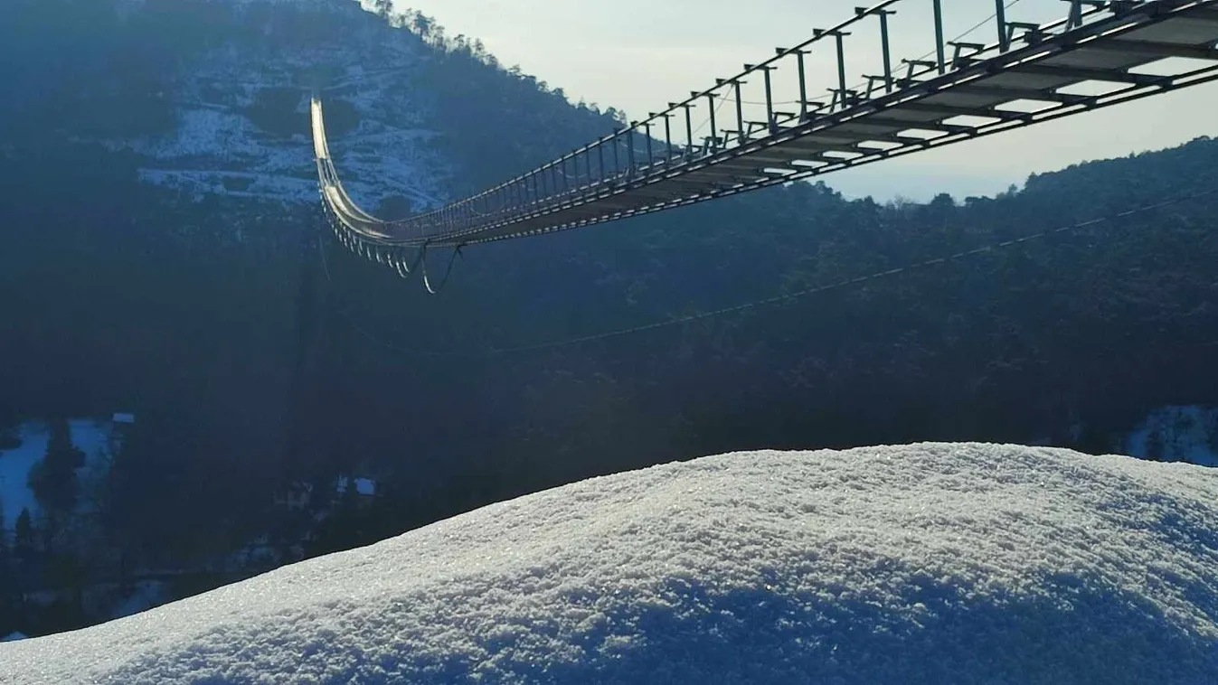 Hamarosan kész a világrekordot döntő magyar függőhíd