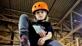 „Kifogytam a könnyekből” – ritka betegség miatt került kerekesszékbe a 10 éves fiú, esélye sem volt