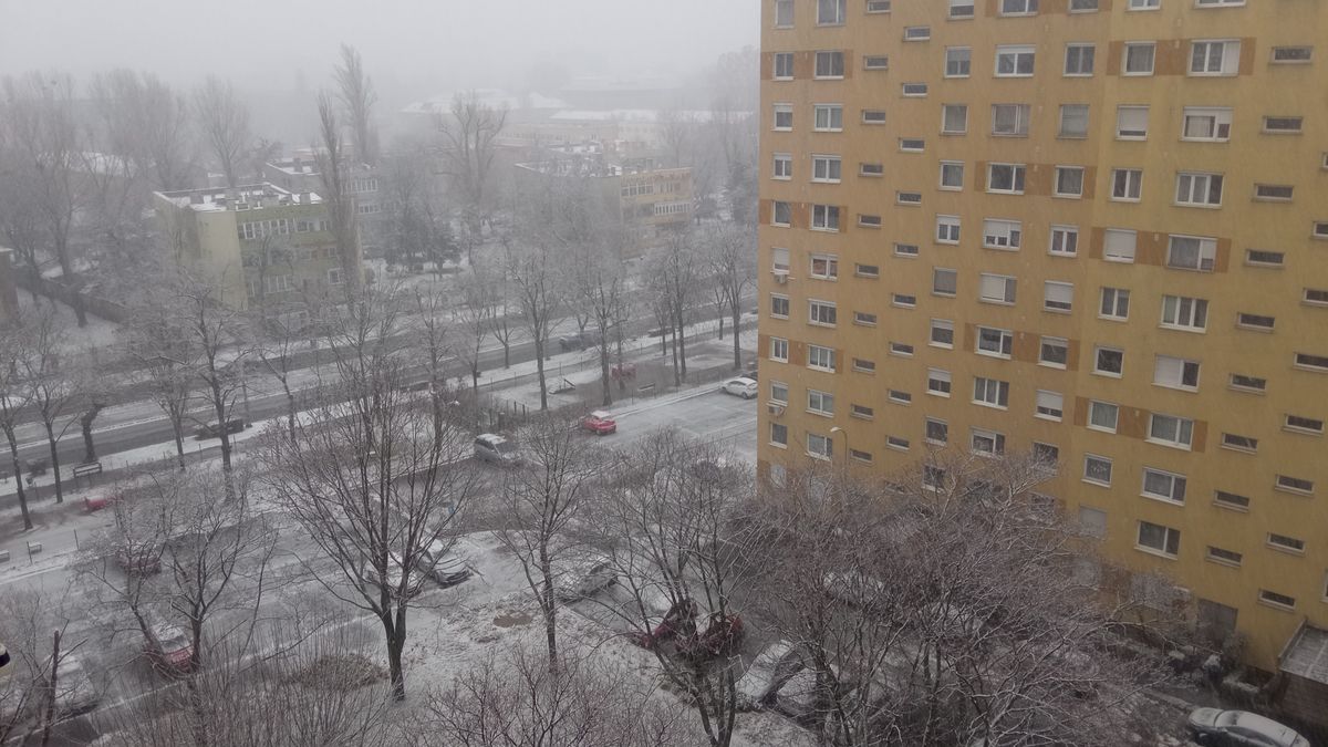 Gyönyörűen havazik Budapesten: mégis lesz idén fehér karácsony? videó