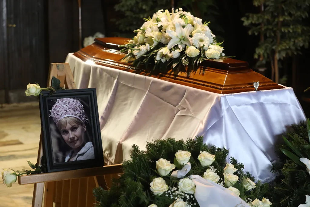 Galambos Erzsi temetés