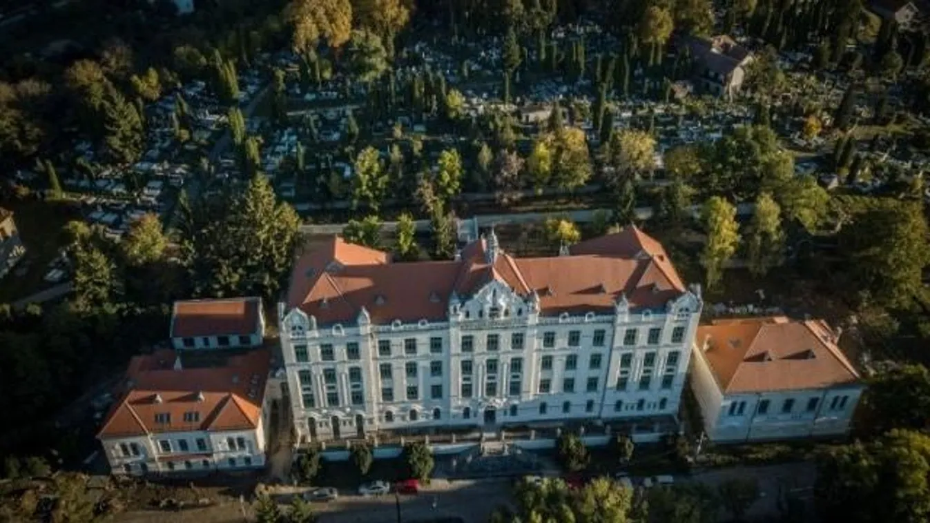 Leomlott egy diákotthon épületrésze, meghalt egy diák