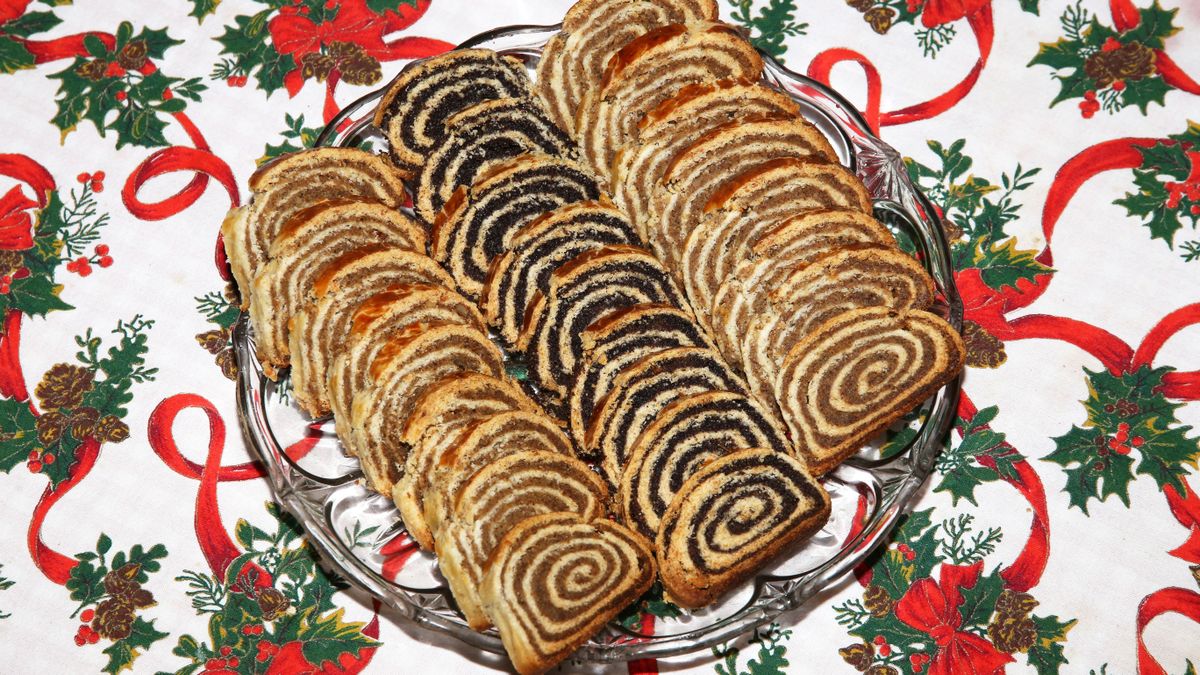 Homemade,Traditional,Poppy,Seed,And,Walnut,Rolls,For,Christmas,Holiday