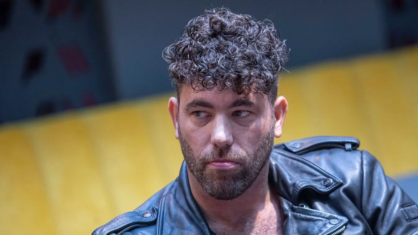 Krausz Gábor és Hannaróza így díszíti a karácsonyfát