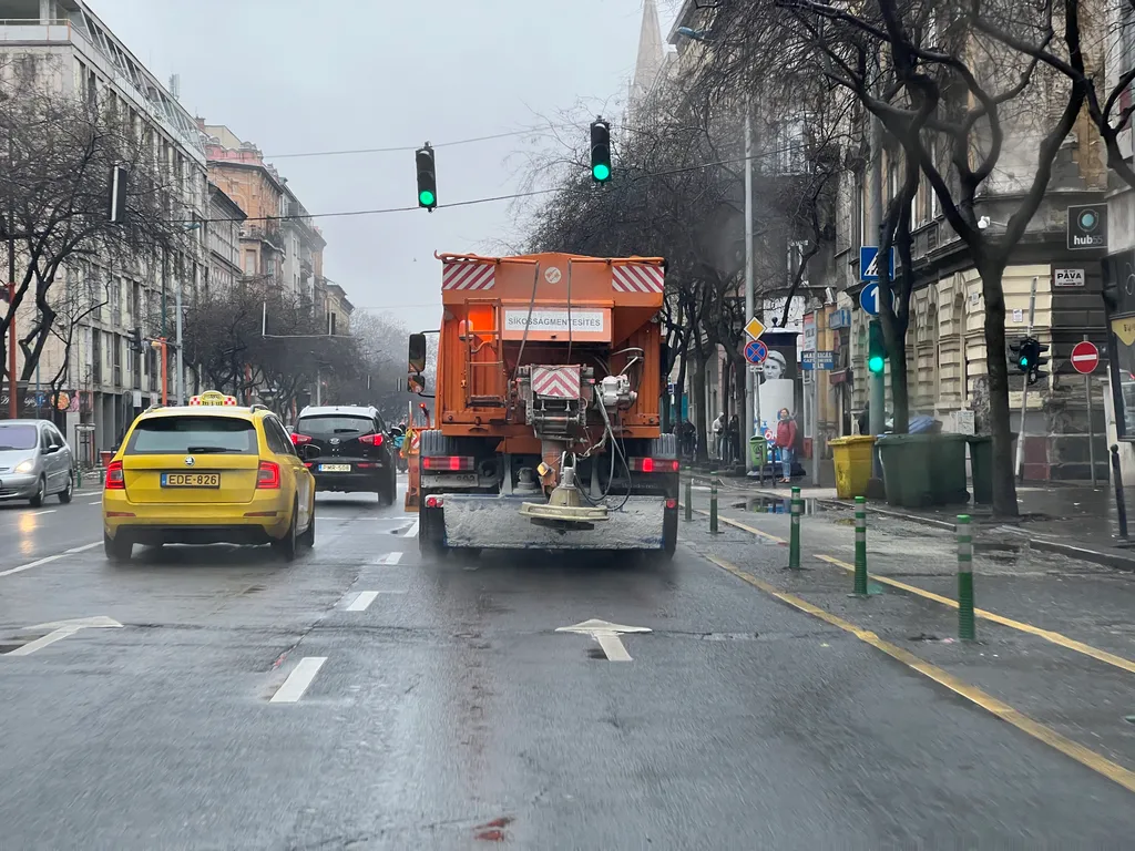 Vasárnap reggeli hóhelyzet Budapesten
